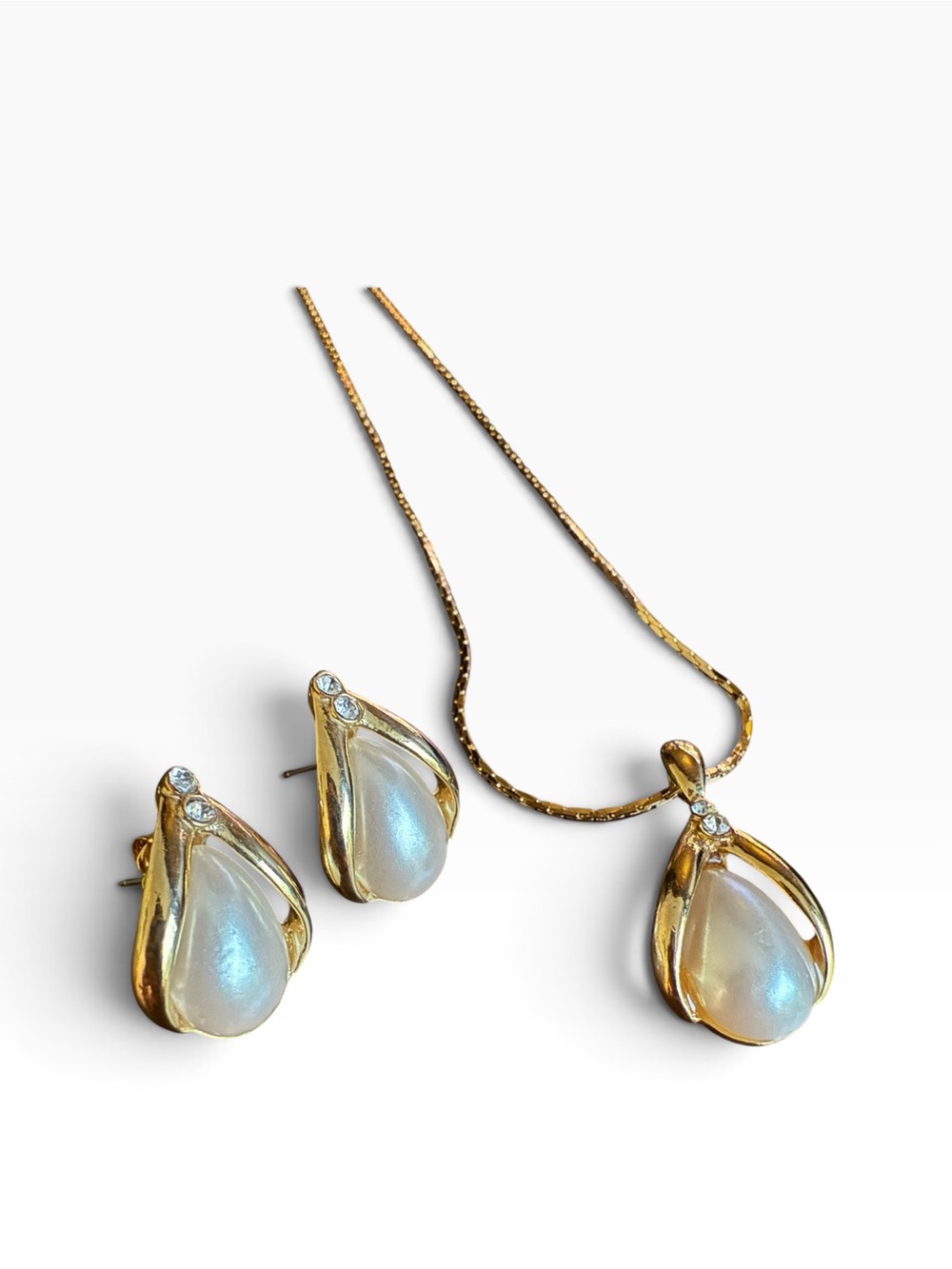 Avon Vintage Golden Pearlesque Necklace and Earrings Gift Set - NIB